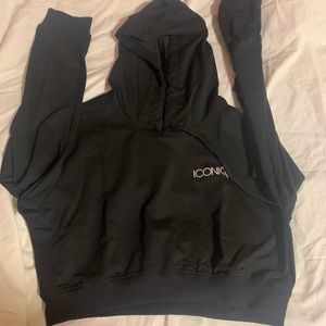 Iconic  hoodie Size ML nuevo sin etiqueta
